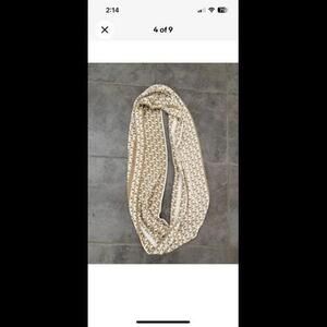 Michael Kors Infinity Scarf Great Look! Tan/cream Wear Long It /Double It